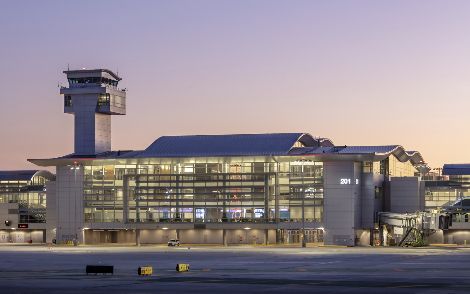 LAX MSC Exterior