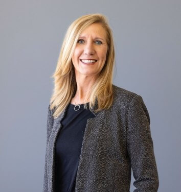 Mary Beth Bunker Corgan headshot