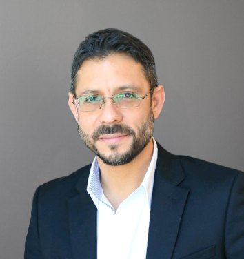 Simon_Martinez headshot