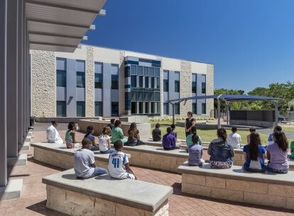 Hastings-Elementary-School-Outdoor-Learning