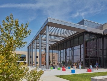 Walnut Hill_exterior courtyard