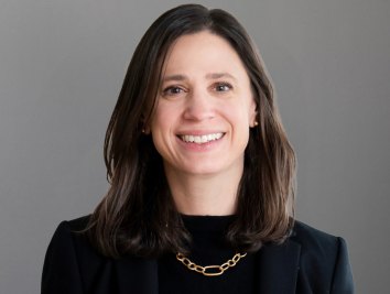 Elizabeth_Stoel_medium-1