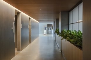 EWR United Club Restroom area