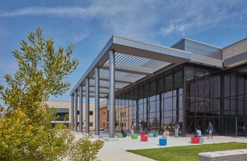 Walnut Hill_exterior courtyard