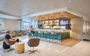 SXM-Lounge-9906_medium