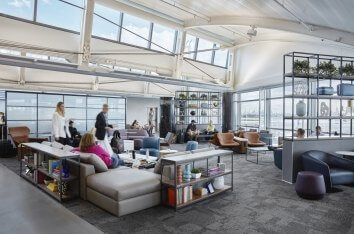 EWR United Club common area