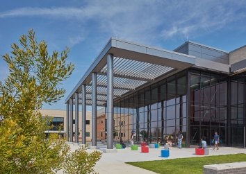 Walnut Hill_exterior courtyard