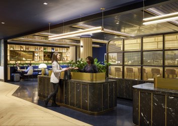 premium lounge PHL