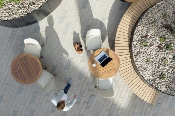 Outdoor table seating